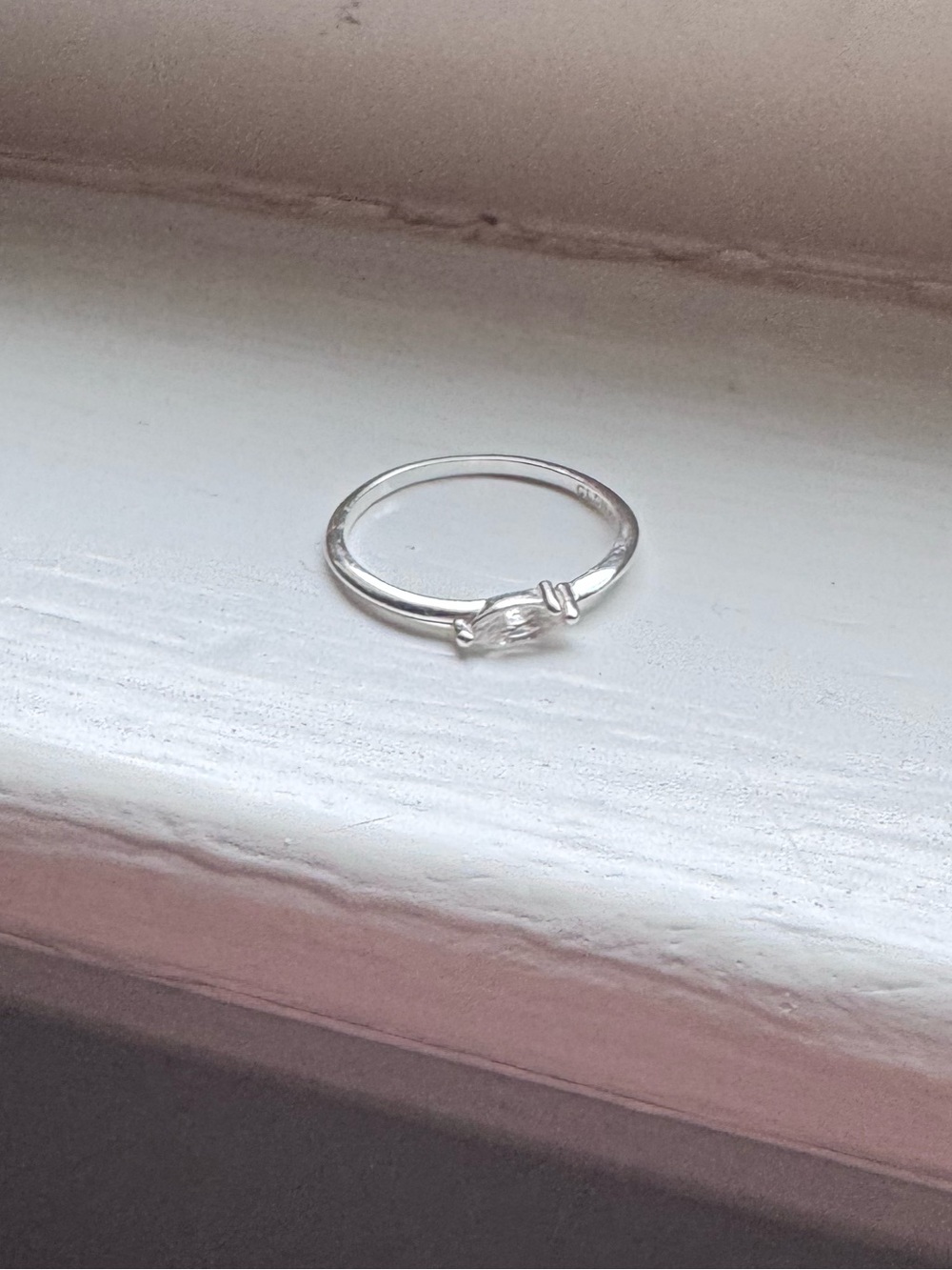 Gldn Sterling Silver White Sapphire Leaflet Ring